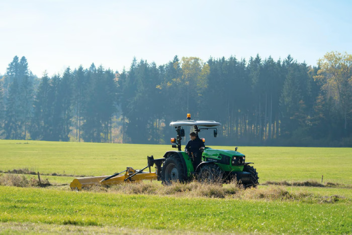 DEUTZ-FAHR_4E_4070_Stage V_Field_DSC06034_preview.jpg_2_11zon