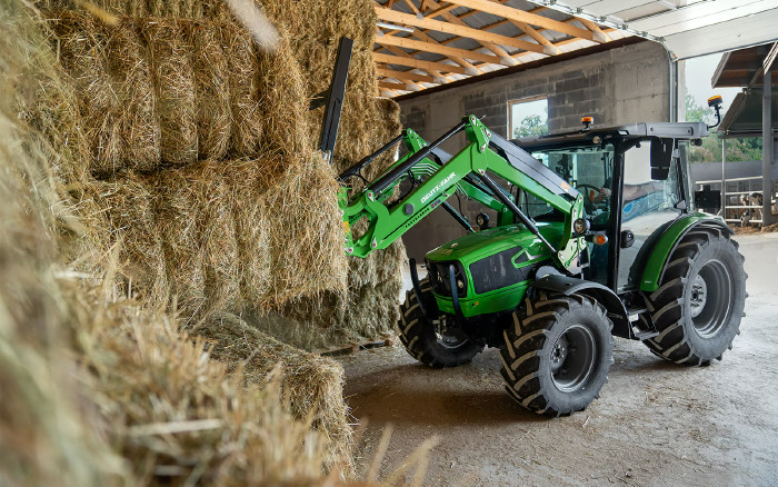 Serie-5D-Keyline_5100_Front-Loader_Field.jpg_5_11zon